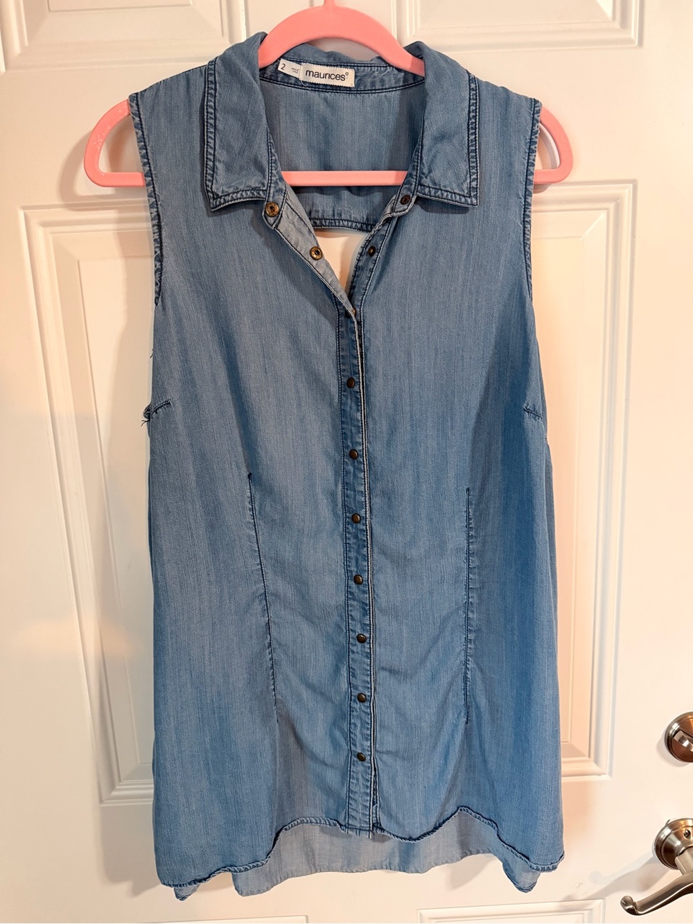 Maurices Light Blue Sleeveless Chambray Button-Down Top